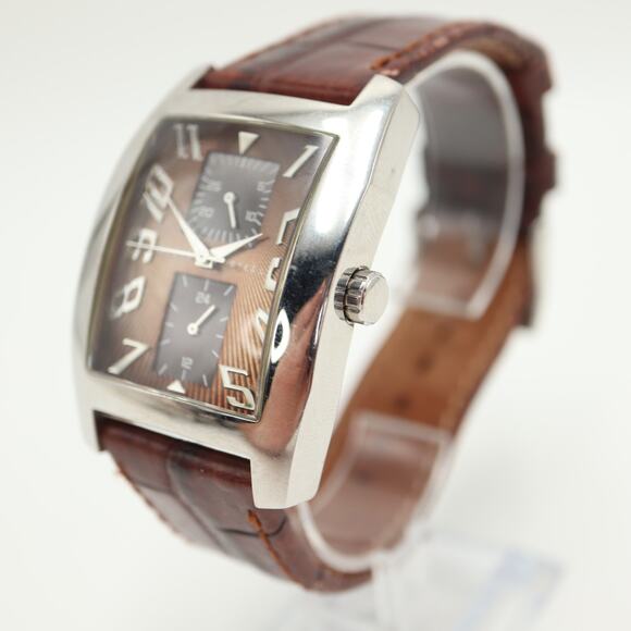 Guess Mens 37mm Brown Barrel Dial Watch 24 Hour Date Leather Strap w New Battery - Picture 10 of 14
